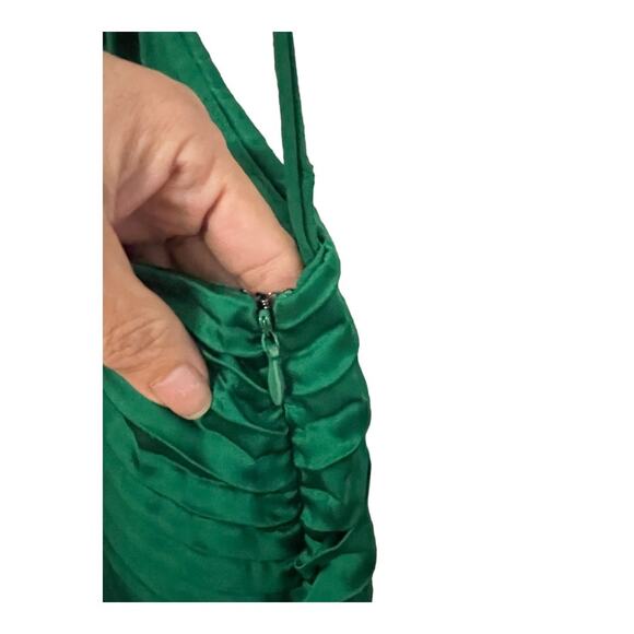 Alice + Olivia Fayeth Midi Dress Pleated Cut-Out Asymmetric Hem Emerald Size 2 - Picture 8 of 15